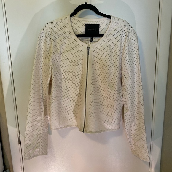 White Jacket | Robert Rodriguez - Picture 3 of 12